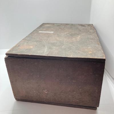 LOT 168: Black Americana Antique / Vintage Shoe Shine Box and Vantage Point Black American Worker Figurine