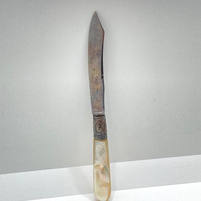 LOT 172: Vintage Set of Six Stainless / Sterling Handled Knives and One Numsen Bros Sterling Banded / Mother of Pearl Handle Knife