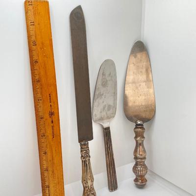 LOT 178: Vintage Sterling Serving Flatware - TW 115.67g