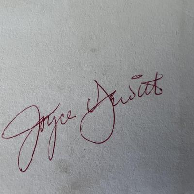 Three's Company Joyce DeWitt original signature 