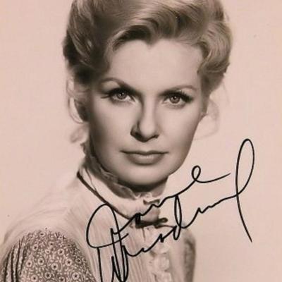 Joanne Woodward signed portrait photo 