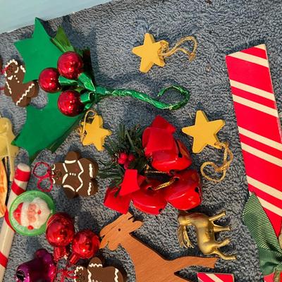 LOT 86 GREAT MISC CHRISTMAS