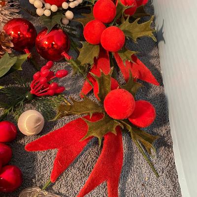 LOT 87 MORE GREAT MISC CHRISTMAS