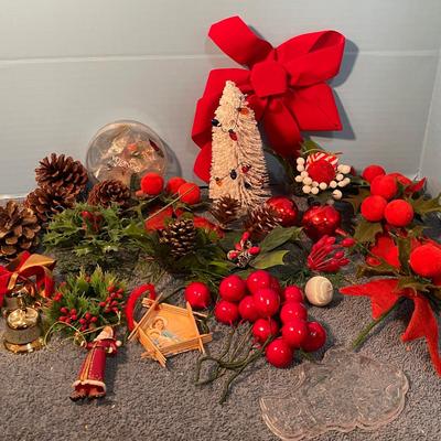 LOT 87 MORE GREAT MISC CHRISTMAS