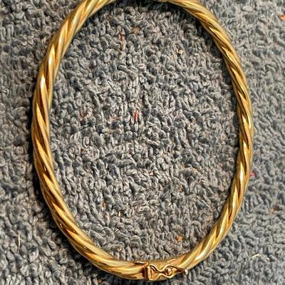 LOT 91 GORGEOUS 14K YELLOW GOLD BANGLE BRACELET
