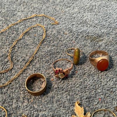 LOT 92 14K GOLD MOSTLY SCRAP
