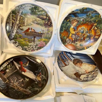 Lot 11 8 Collectors plates