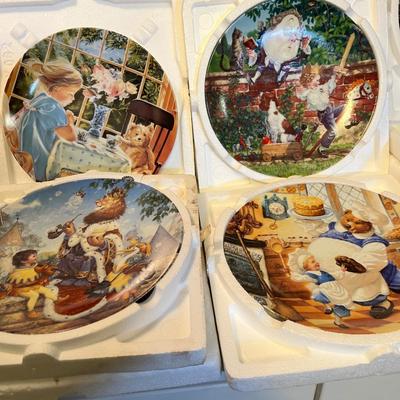 Lot 11 8 Collectors plates