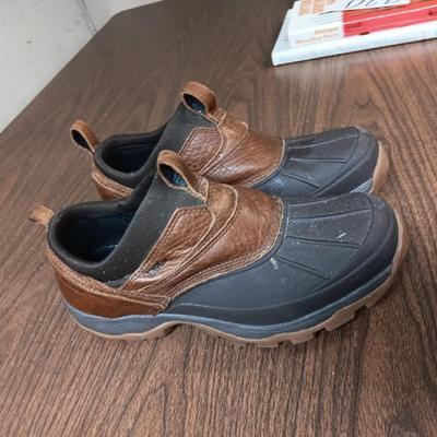 MEN'S LL BEAN LEATHER AND RUBBER SHOES PLUS SHOE FORMS