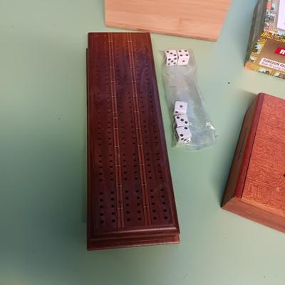 NICE WOODEN CRIBBAGE BOARD, WOODEN INDEX FILE BOX AND 2 CIGAR BOXES