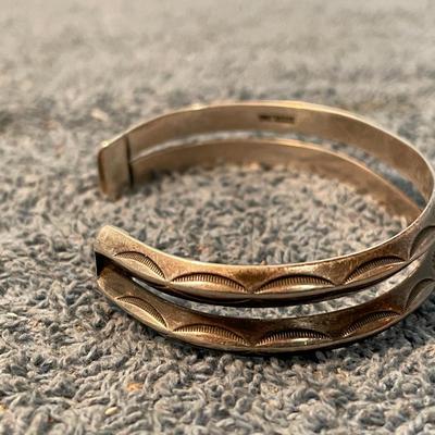 LOT 109 VINTAGE STERLING NATIVE AMERICAN DESIGN CUFF BRACELET