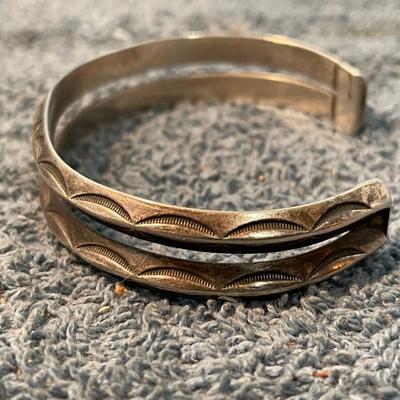 LOT 109 VINTAGE STERLING NATIVE AMERICAN DESIGN CUFF BRACELET