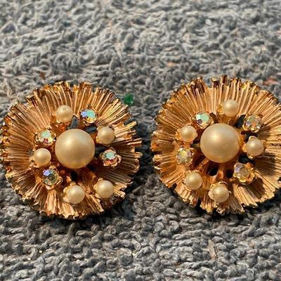 LOT 120 GREAT DESIGNER SIGNED CLIP EARRINGS