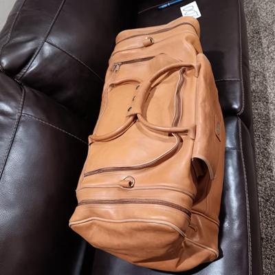 LIKE NEW ORVIS LEATHER BAG