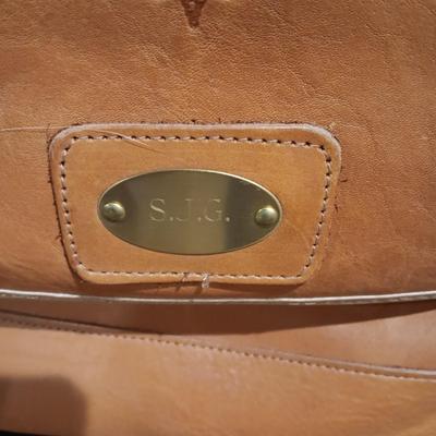 LIKE NEW ORVIS LEATHER BAG