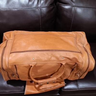 LIKE NEW ORVIS LEATHER BAG