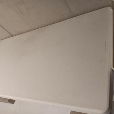 LIFETIME 8 FOOT TABLE WITH FOLDING LEGS