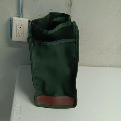 ORVIS CANVAS AND LEATHER BAG, FISHING VEST (L), JOURNAL AND KNOT TYING BOOK