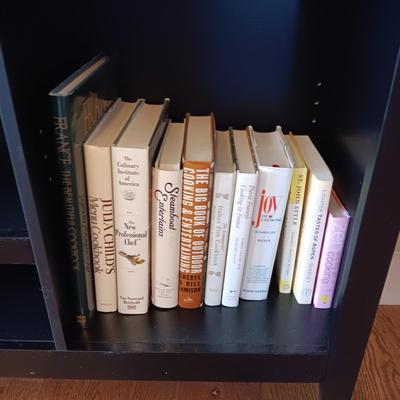 GREAT SELECTION OF COOK BOOKS