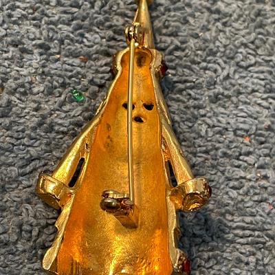 LOT 123 CHRISTMAS ORNAMENT/REINDEER/SANTA/CANDLE PINS