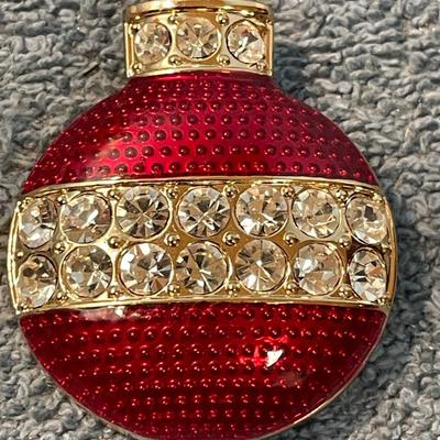 LOT 124 FAB VINTAGE CHRISTMAS TREES/ORNAMENT PINS