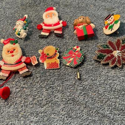 LOT 126 GREAT VINTAGE/COLECTABLE CHRISTMAS JEWELRY
