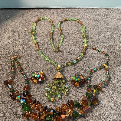 LOT 128 BEAUTIFUL SPARKLE ART GLASS BEAD JEWELRY