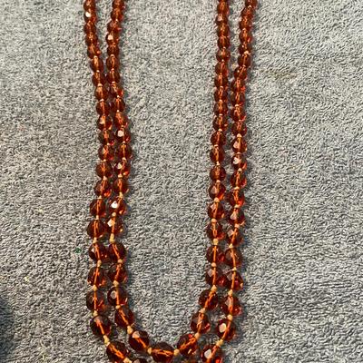 LOT 129 VINTAGE BEADED JEWELRY