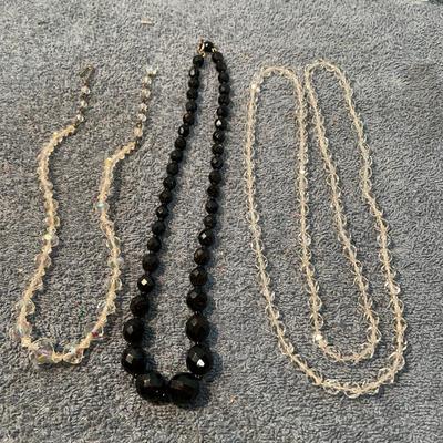 LOT 131 LOVELY BEADED JEWELRY