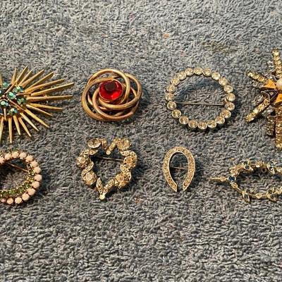 LOT 132 UNIQUE RHINESTONE PINS