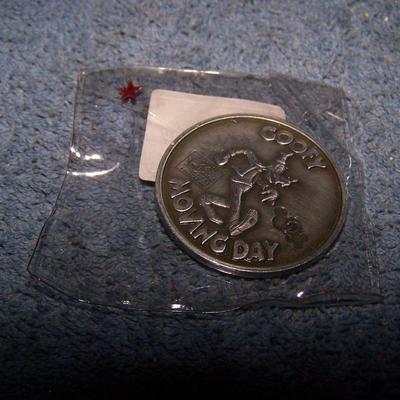LOT 144 SUPER DISNEY NIB MILLENNIAL MICKEY