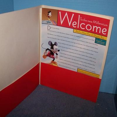 LOT 144 SUPER DISNEY NIB MILLENNIAL MICKEY