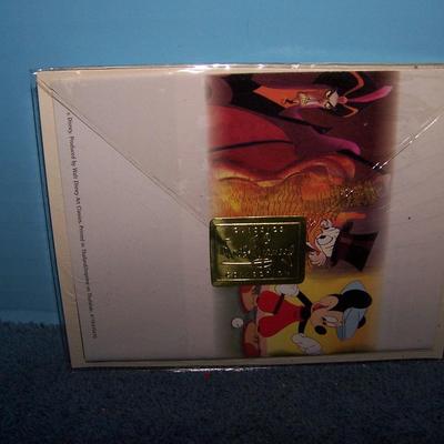 LOT 144 SUPER DISNEY NIB MILLENNIAL MICKEY