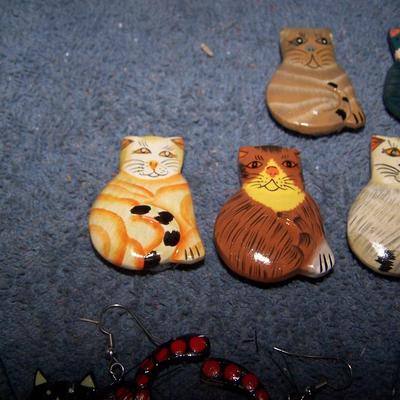 LOT 146 GREAT PAINTED WOOD CAT JEWELRY