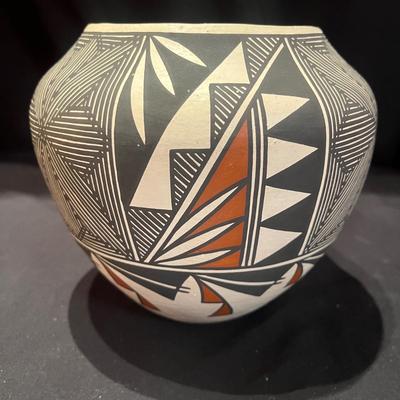 Acoma Native American Pottery (BP-MG)