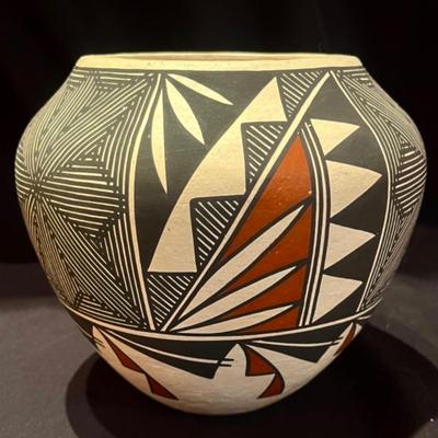 Acoma Native American Pottery (BP-MG)