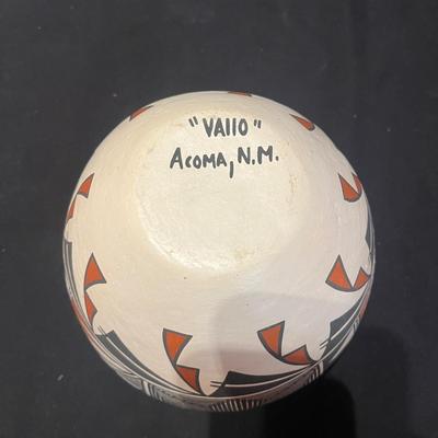 Acoma Native American Pottery (BP-MG)