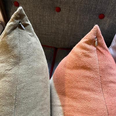 Four Accent Pillows (DR-RG)