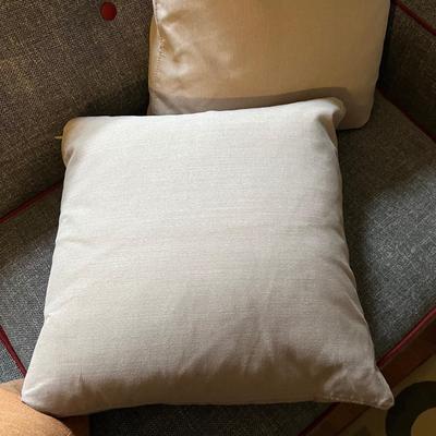 Four Accent Pillows (DR-RG)