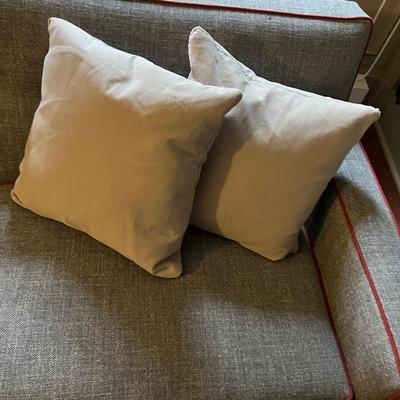 Four Accent Pillows (DR-RG)