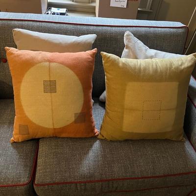 Four Accent Pillows (DR-RG)