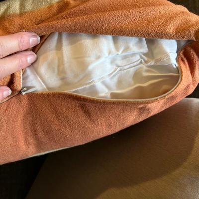 Four Accent Pillows (DR-RG)