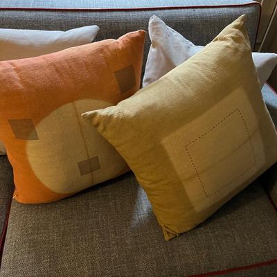 Four Accent Pillows (DR-RG)