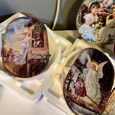 Lot 14 Asst Collectors plates