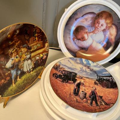 Lot 14 Asst Collectors plates