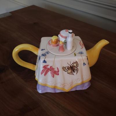 Tea Time! Teapots, Tea Cups, & More (D-KD)