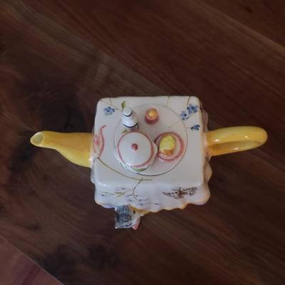 Tea Time! Teapots, Tea Cups, & More (D-KD)