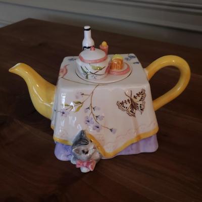 Tea Time! Teapots, Tea Cups, & More (D-KD)