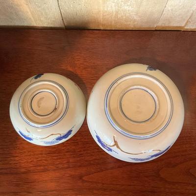 K1036 Pair of Antique Japanese Imari Porcelain Bowls