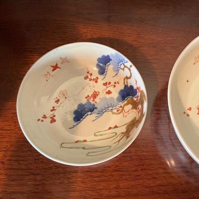 K1036 Pair of Antique Japanese Imari Porcelain Bowls